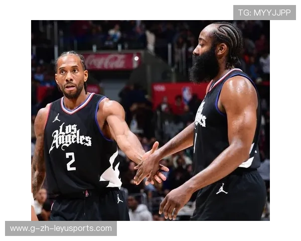 哈登关键时刻送出妙传，队友命中制胜一球